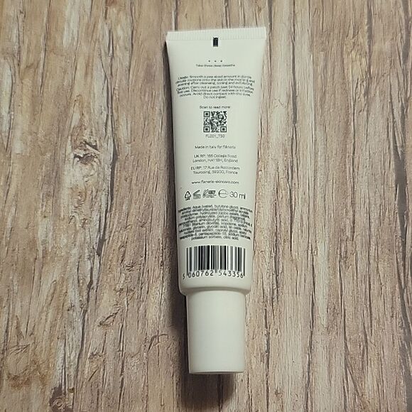 Flanerie Lily Bloom Hyaluronic Vivifying Serum - Picture 2 of 4